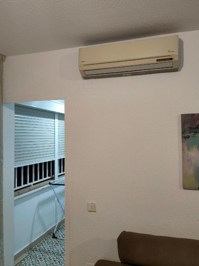 El Barquito Del Abuelo Apartment Малага Екстериор снимка