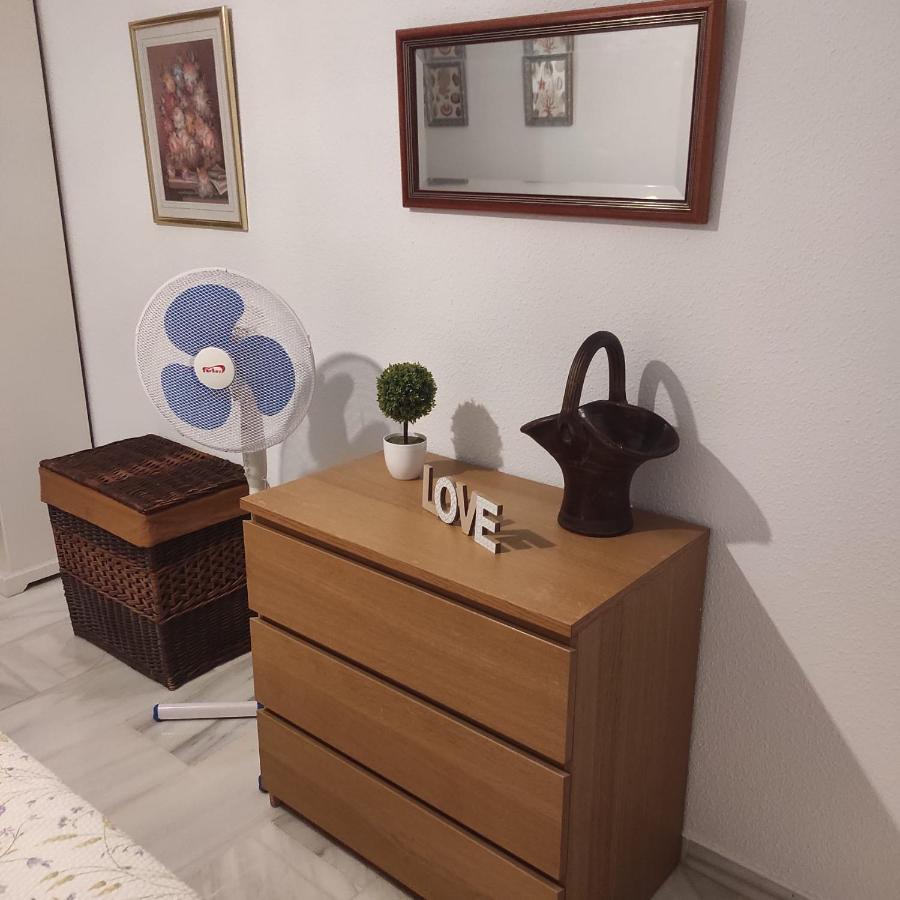El Barquito Del Abuelo Apartment Малага Екстериор снимка