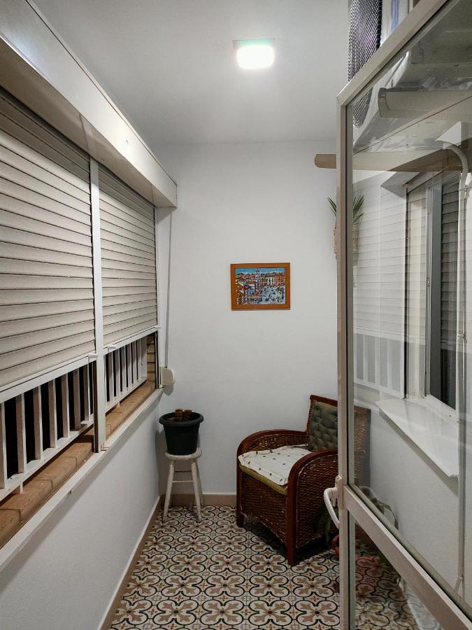El Barquito Del Abuelo Apartment Малага Екстериор снимка