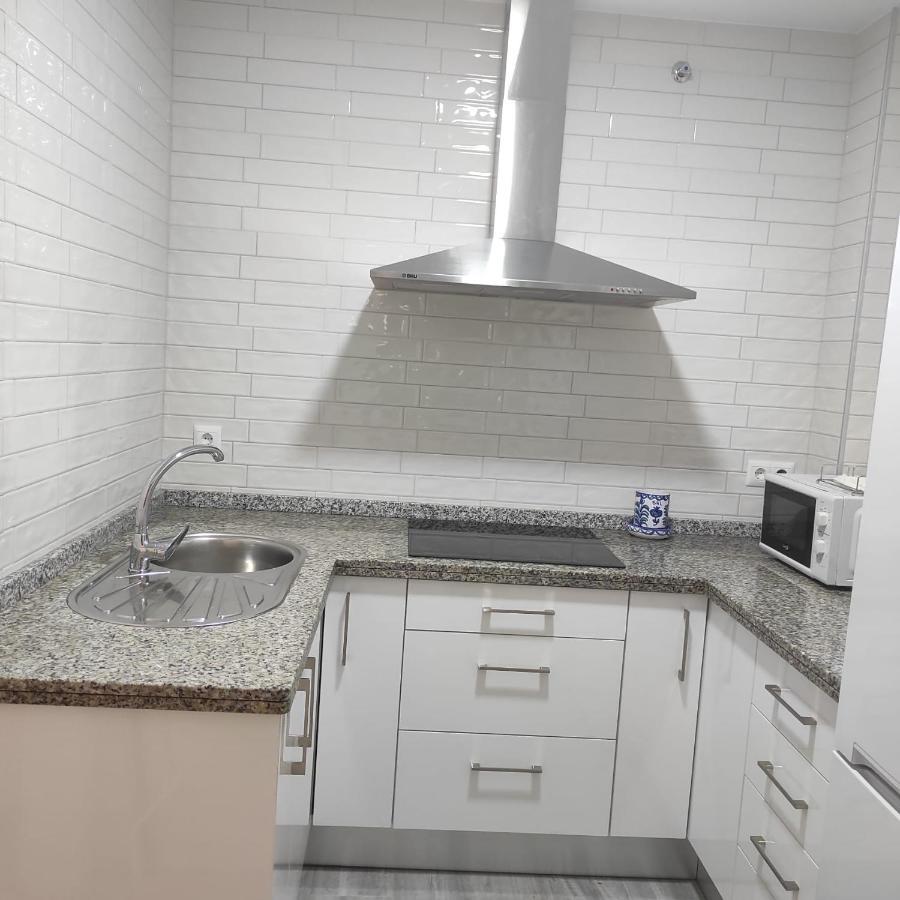 El Barquito Del Abuelo Apartment Малага Екстериор снимка